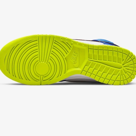 Nike Dunks - Picture 2 of 7